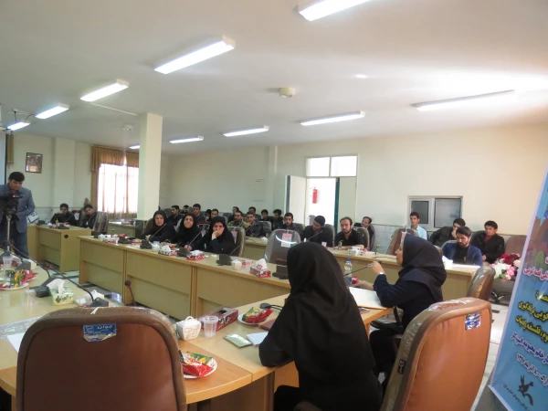 کارگاه آموزش کاربرد قصه گویی و یادگیری لذت بخش  4