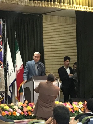 آیین نگوداشت مقام علمی استاد کزازی در دانشگاه فرهنگیان استان مرکزی برگزار شد. 9