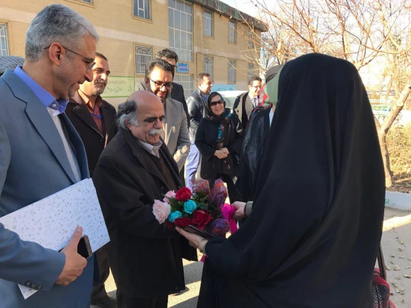 آیین نگوداشت مقام علمی استاد کزازی در دانشگاه فرهنگیان استان مرکزی برگزار شد. 11