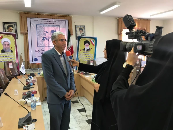 آیین نگوداشت مقام علمی استاد کزازی در دانشگاه فرهنگیان استان مرکزی برگزار شد. 13