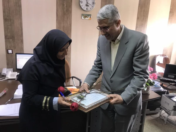 با حضور مسئولان و دانشجومعلمان پردیس زینب کبری (س) استان مرکزی انجام شد.  2