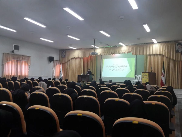 کرسی آزاد اندیشی و مراسم ایام فاطمیه در پردیس زینب کبری سلام الله علیها اراک برگزار شد. 2