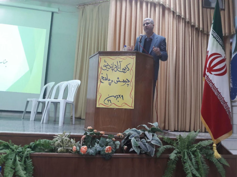 کرسی آزاد اندیشی و مراسم ایام فاطمیه در پردیس زینب کبری سلام الله علیها اراک برگزار شد. 3