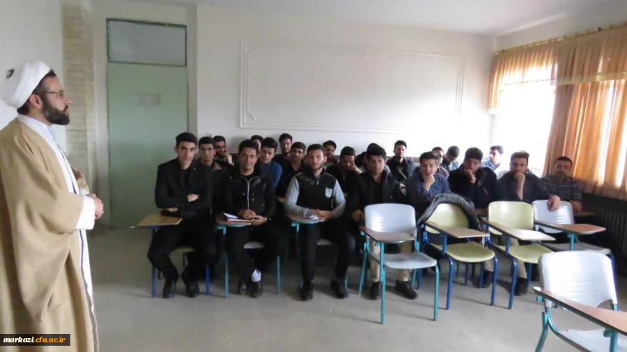 برگزاری دوره معارف قرآن،نماز و مهدویت (طرح معراج) در پردیس های استان مرکزی 2