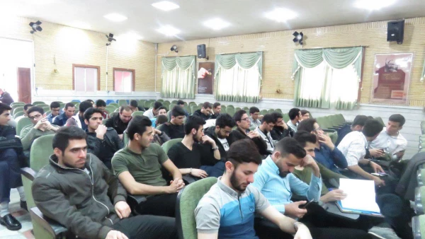 برگزاری دوره معارف قرآن،نماز و مهدویت (طرح معراج) در پردیس های استان مرکزی 2