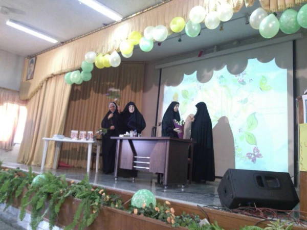 مراسم بزرگداشت ولادت حضرت زهرا (س) در پردیس زینب کبری (س)،استان مرکزی برگزار شد. 2