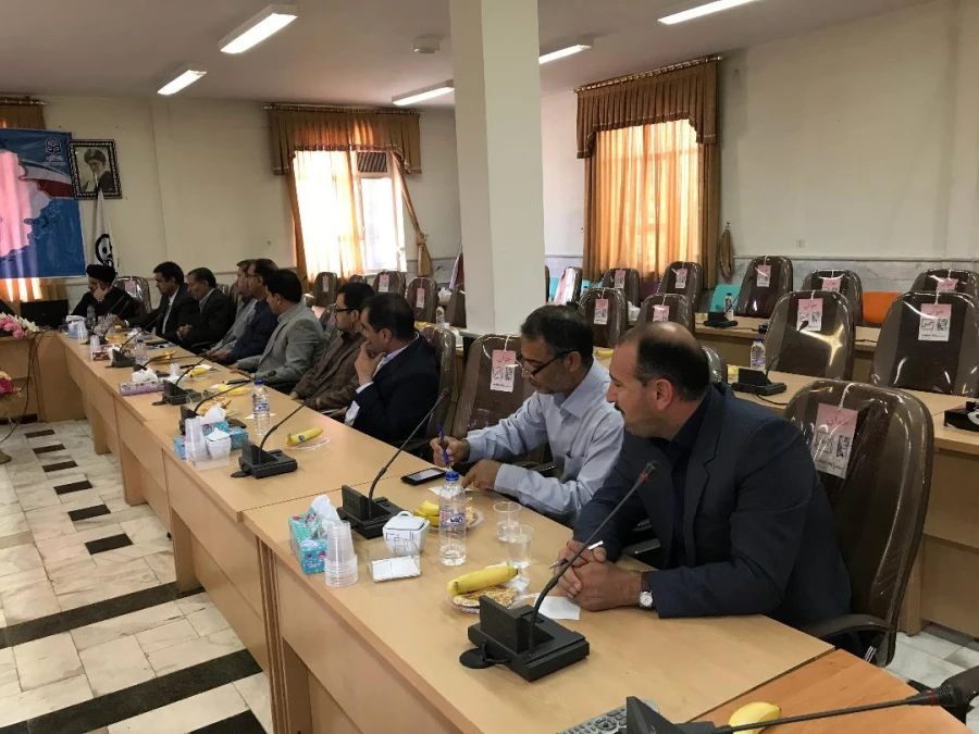 با حضور استادان و کارکنان پردیس های استان مرکزی برگزار شد.


نشست هم اندیشی با موضوع : "مفهوم شناسی حیات طیبه"
 2