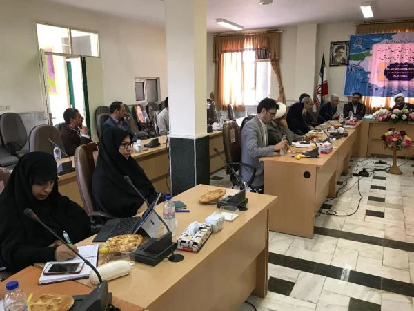 با حضور استادان و کارکنان پردیس های استان مرکزی برگزار شد.


نشست هم اندیشی با موضوع : "مفهوم شناسی حیات طیبه"
 2