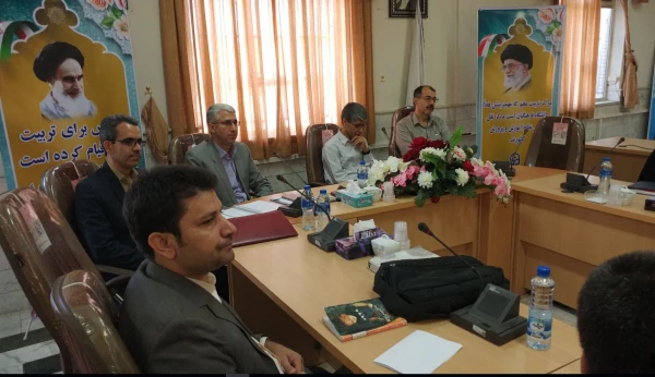 اولین دوره تربیت مدرسان مرجع کارورزی دراستان مرکزی با حضور شرکت کنندگانی از استانهای (ایلام، خوزستان، لرستان، همدان، کردستان، کرمانشاه و مرکزی) روز شنبه 17 شهریور ساعت 8 صبح در سالن کنفرانس پردیس شهید باهنر اراک آغاز به کار نمود. 2