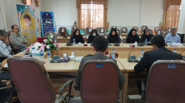 اولین دوره تربیت مدرسان مرجع کارورزی دراستان مرکزی با حضور شرکت کنندگانی از استانهای (ایلام، خوزستان، لرستان، همدان، کردستان، کرمانشاه و مرکزی) روز شنبه 17 شهریور ساعت 8 صبح در سالن کنفرانس پردیس شهید باهنر اراک آغاز به کار نمود. 3