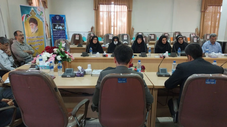 اولین دوره تربیت مدرسان مرجع کارورزی دراستان مرکزی با حضور شرکت کنندگانی از استانهای (ایلام، خوزستان، لرستان، همدان، کردستان، کرمانشاه و مرکزی) روز شنبه 17 شهریور ساعت 8 صبح در سالن کنفرانس پردیس شهید باهنر اراک آغاز به کار نمود. 3