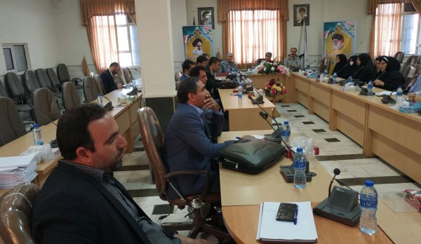 اولین دوره تربیت مدرسان مرجع کارورزی دراستان مرکزی با حضور شرکت کنندگانی از استانهای (ایلام، خوزستان، لرستان، همدان، کردستان، کرمانشاه و مرکزی) روز شنبه 17 شهریور ساعت 8 صبح در سالن کنفرانس پردیس شهید باهنر اراک آغاز به کار نمود. 6