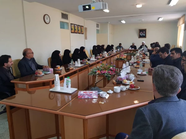 دکتر زهرا عسکری به سرپرستی پردیس حضرت زینب کبری (س) اراک منصوب شد. 2