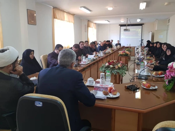 دکتر زهرا عسکری به سرپرستی پردیس حضرت زینب کبری (س) اراک منصوب شد. 2