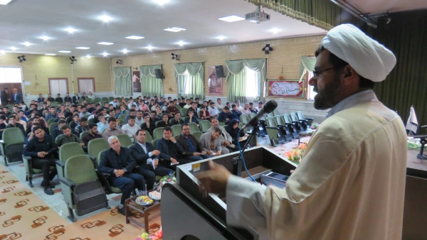 مراسم استقبال از نو دانشجو معلمان دانشگاه فرهنگیان استان مرکزی برگزار شد 4