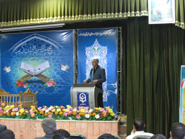 برگزاری محفل انس با قرآن در دانشگاه فرهنگیان استان مرکزی 3