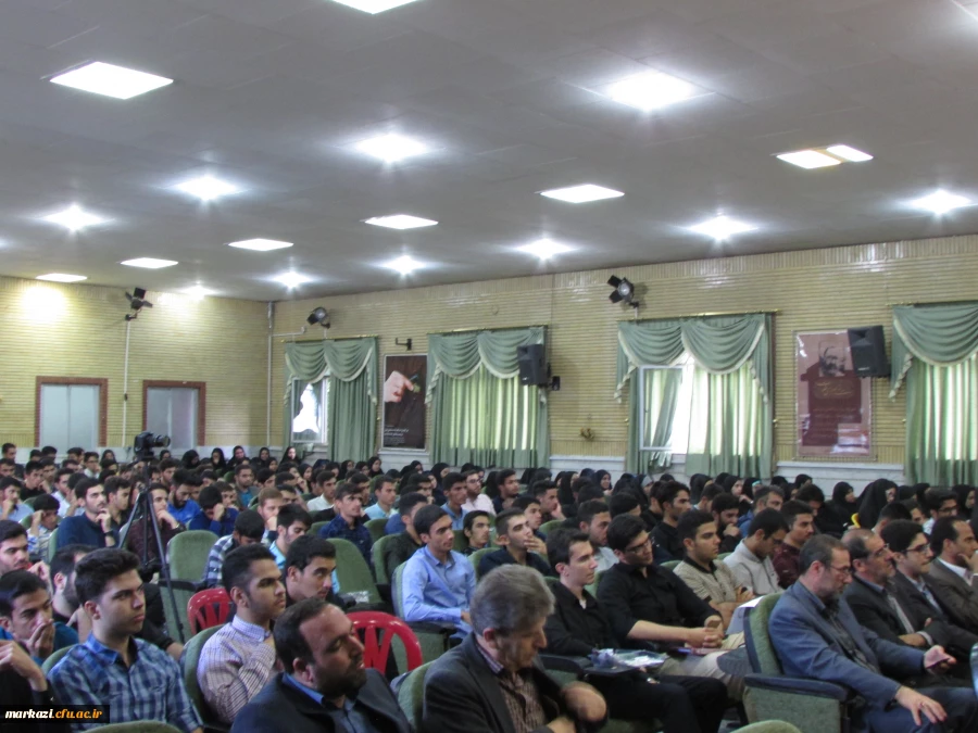 برگزاری محفل انس با قرآن در دانشگاه فرهنگیان استان مرکزی 8