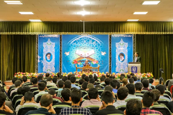 برگزاری محفل انس با قرآن در دانشگاه فرهنگیان استان مرکزی 10