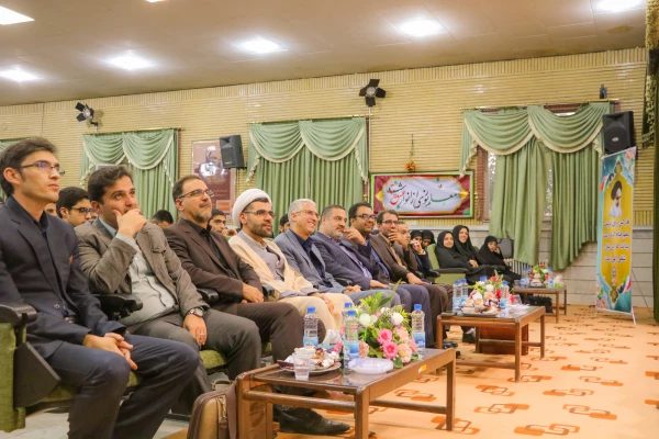 برگزاری محفل انس با قرآن در دانشگاه فرهنگیان استان مرکزی 9