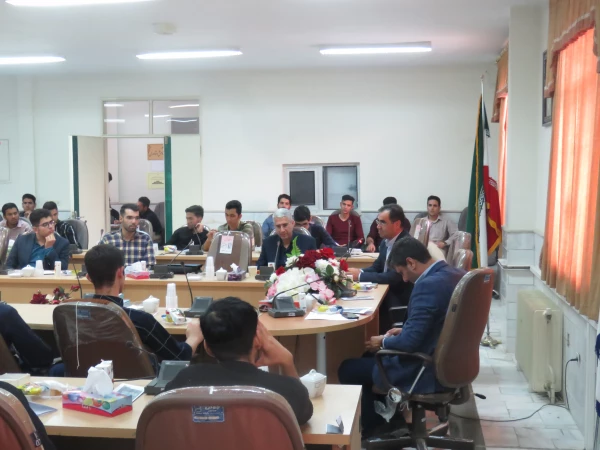 به مناسبت هفته بهداشت و روان درپردیس شهید باهنر مرکزی برگزار شد

کارگاه نقش نشاط و شادی در سلامت روان جوانان 2