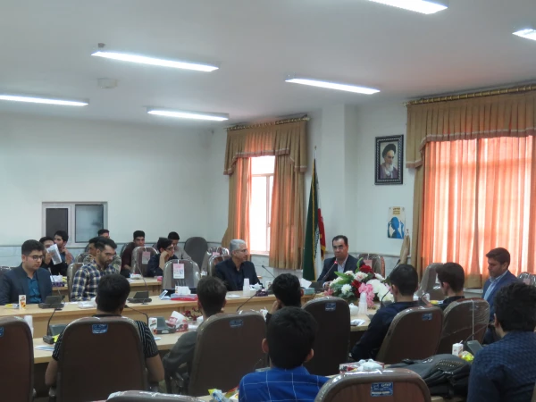 به مناسبت هفته بهداشت و روان درپردیس شهید باهنر مرکزی برگزار شد

کارگاه نقش نشاط و شادی در سلامت روان جوانان 3