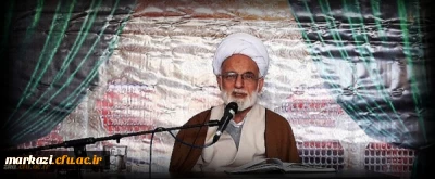 نماز جماعت با حضور پرشور دانشجویان زینب کبری (س) اراک به امامت آیت الله دری نجف آبادی برگزار شد.