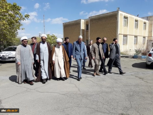 نماز جماعت با حضور پرشور دانشجویان و جمعی از اساتید و مسئولان پردیسهای دانشگاه فرهنگیان استان مرکزی و اداره کل آموزش و پرورش، به امامت حجت الاسلام و المسلمین دری نجف آبادی برگزار شد. 4