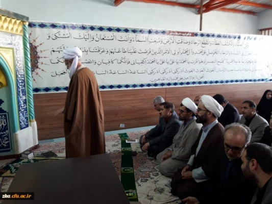 نماز جماعت با حضور پرشور دانشجویان و جمعی از اساتید و مسئولان پردیسهای دانشگاه فرهنگیان استان مرکزی و اداره کل آموزش و پرورش، به امامت حجت الاسلام و المسلمین دری نجف آبادی برگزار شد. 7