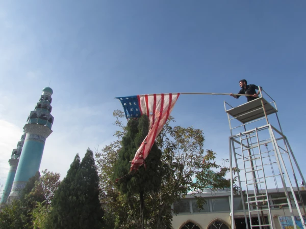 حضور باشکوه مسئولان، استادان و دانشجو معلمان دانشگاه فرهنگیان استان مرکزی در راهپیمایی ۱۳ آبان 13