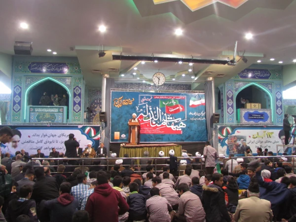 حضور باشکوه مسئولان، استادان و دانشجو معلمان دانشگاه فرهنگیان استان مرکزی در راهپیمایی ۱۳ آبان 16