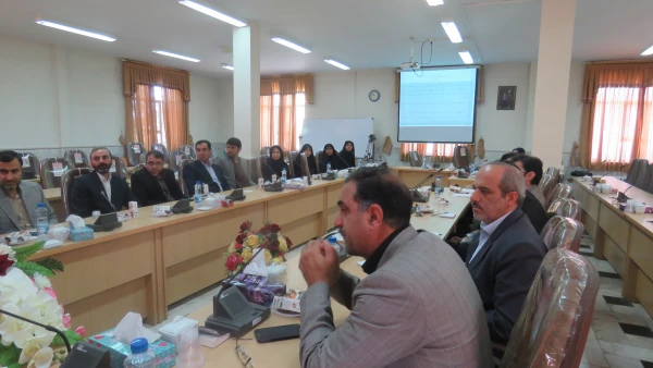 اولین نشست هم اندیشی اساتید استان مرکزی در سال تحصیلی جدید برگزار شد 3