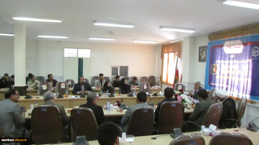 در پردیس شهید باهنر اراک برگزار شد

سلسله نشست های تخصصی - پژوهشی با موضوع معنای زندگی 3