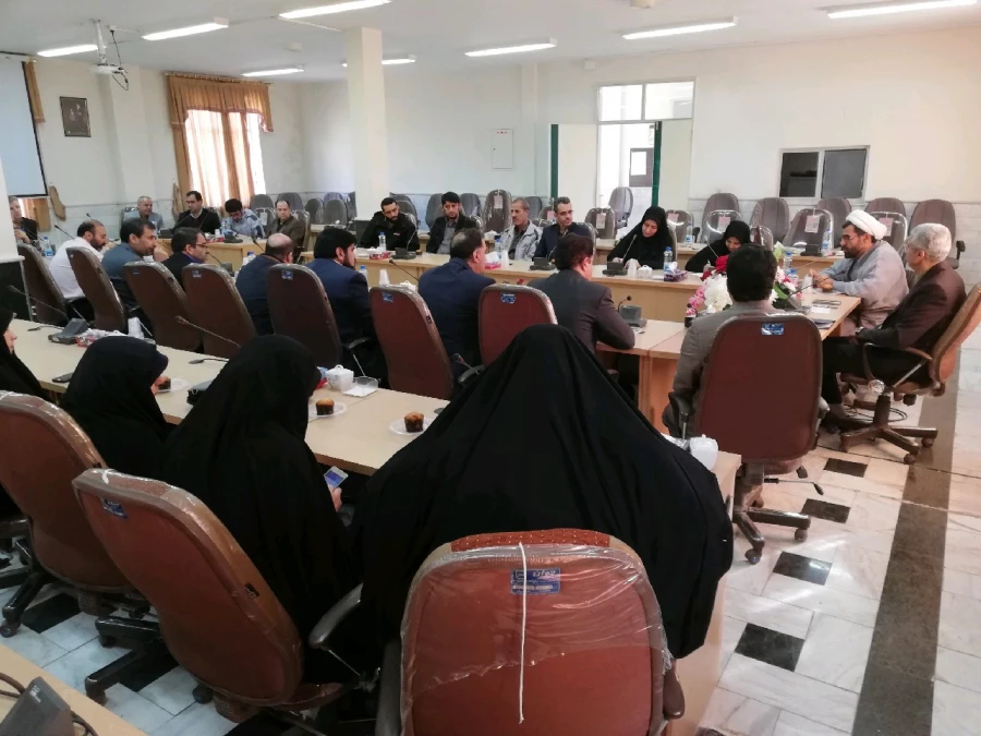 جلسه معارفه معاون هماهنگی مدیریت امور پردیس های استان مرکزی برگزار شد. 6