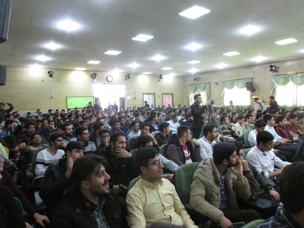 باحضور نماینده محترم مردم اراک در مجلس شورای اسلامی برگزار شد

مراسم روز دانشجو در دانشگاه فرهنگیان استان مرکزی  5