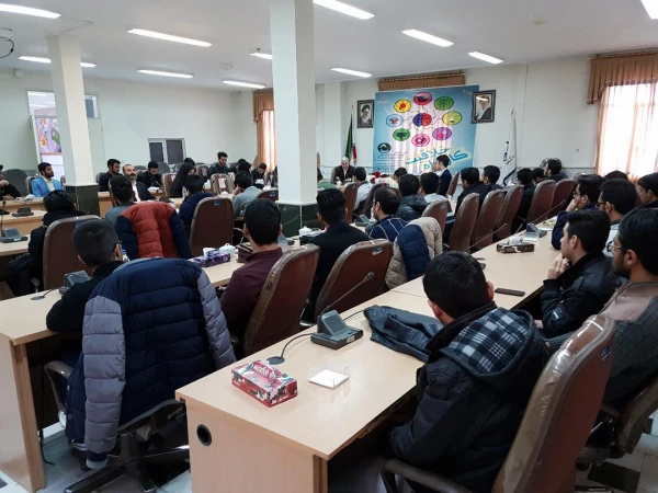 به همت حوزه نظارت و ارزیابی دانشگاه فرهنگیان استان مرکزی برگزار شد

کارگاه خلاقیت باحضور کارشناس دینی آموزش کودکان حاج آقا مهدیزاده 2