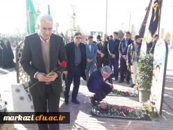 شهدا اقیانوس هایی هستند که عمود بر زمین ایستاده اند 

 تجدید بیعت مسئولین دانشگاه فرهنگیان  با شهدا به مناسبت 9دی در استان مرکزی 3