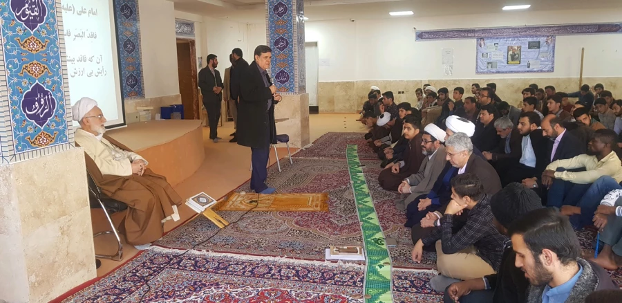 بازدید مسئولین دانشگاه فرهنگیان از حوزه علمیه خاتم الانبیاء اراک 4