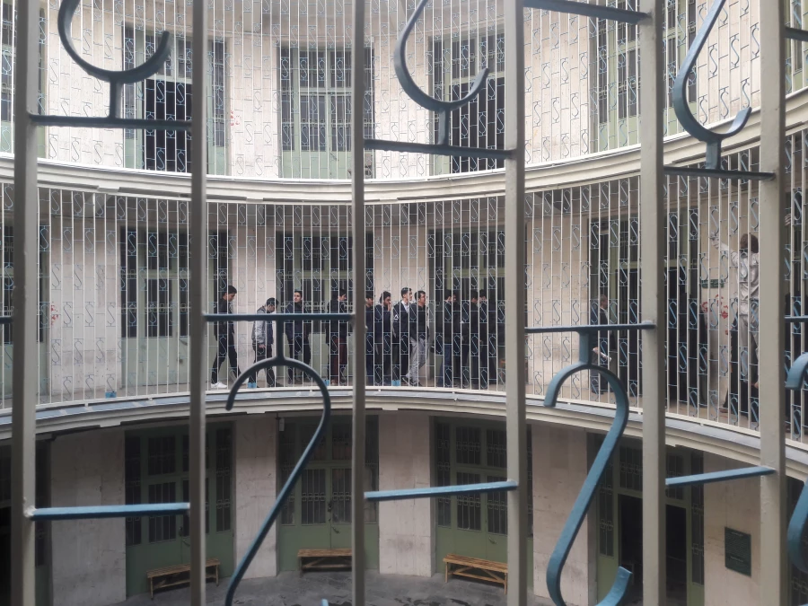 در حاشیه برگزاری مراسم دهه فجر صورت گرفت
بازدید دانشجو معلمان از موزه عبرت و موزه جواهرات و زیارت مرقد مطهر امام خمینی (ره) 2