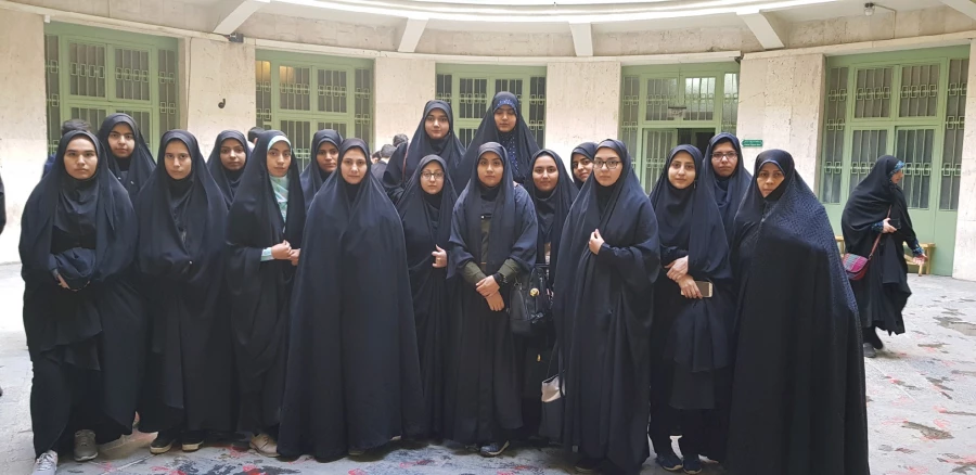 در حاشیه برگزاری مراسم دهه فجر صورت گرفت

بازدید دانشجو معلمان از موزه عبرت و موزه جواهرات و زیارت مرقد مطهر امام خمینی (ره) 2