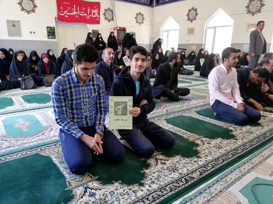 تجمع اعتراض آمیز دانشگاه فرهنگیان استان مرکزی در پاسخ به اقدام وقیحانه دولت آمریکا در قرار دادن سپاه پاسداران در لیست گروه های تروریستی 6