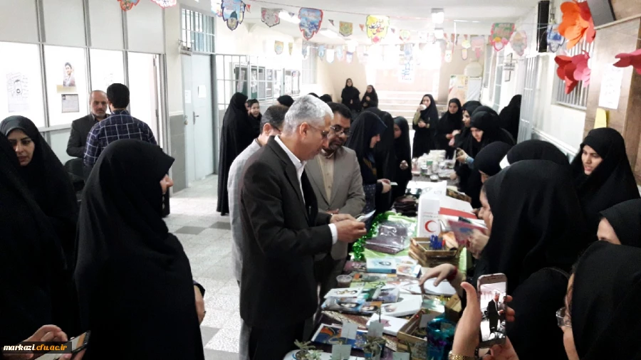 در پردیس زینب کبری(س) اراک برگزار شد

مراسم سیل مهربانی 2