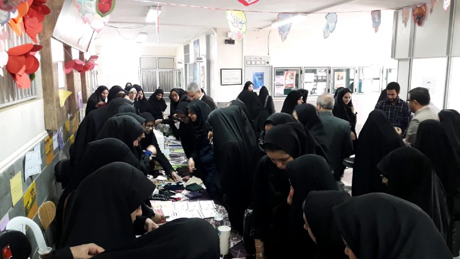 در پردیس زینب کبری(س) اراک برگزار شد

مراسم سیل مهربانی 2