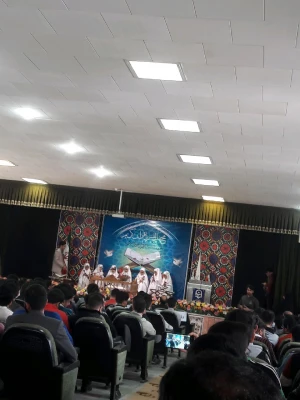 در دانشگاه فرهنگیان استان مرکزی برگزار شد.

محفل نورانی انس با قرآن 2