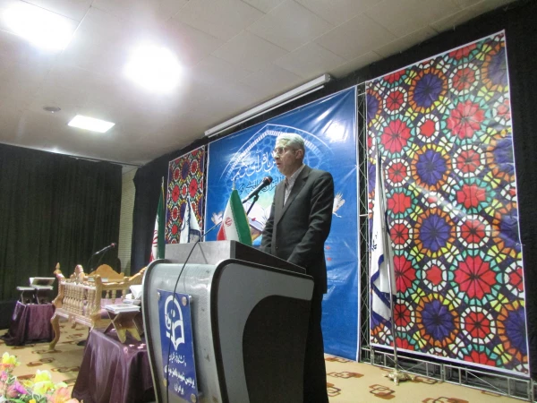 در دانشگاه فرهنگیان استان مرکزی برگزار شد

محفل نورانی انس با قرآن کریم
 3