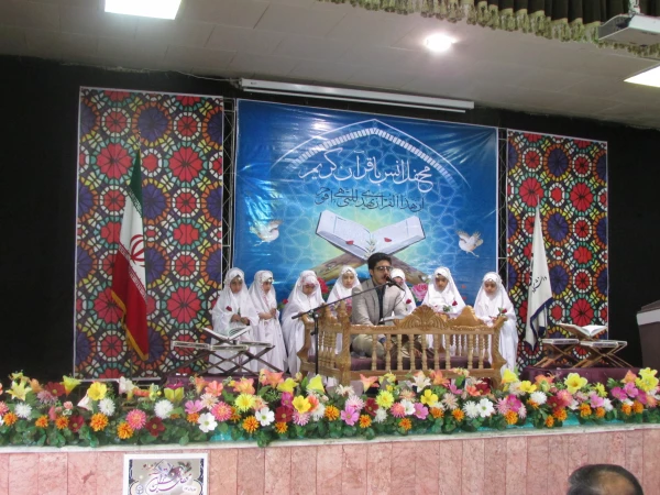 در دانشگاه فرهنگیان استان مرکزی برگزار شد

محفل نورانی انس با قرآن کریم
 2