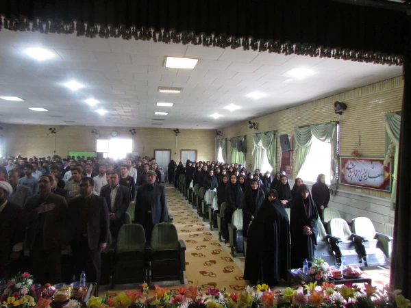 در دانشگاه فرهنگیان استان مرکزی برگزار شد

محفل نورانی انس با قرآن کریم
 3