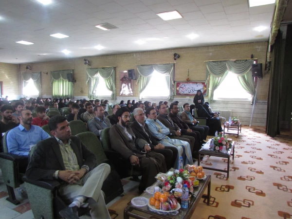 در دانشگاه فرهنگیان استان مرکزی برگزار شد

محفل نورانی انس با قرآن کریم
 2