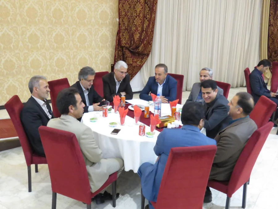 در دانشگاه فرهنگیان استان مرکزی برگزار شد .

مراسم دهه سرآمدی آموزش ویژه اساتید 2