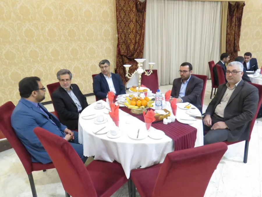 در دانشگاه فرهنگیان استان مرکزی برگزار شد .

مراسم دهه سرآمدی آموزش ویژه اساتید 2