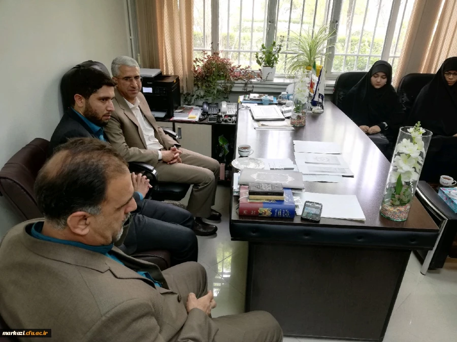 دیدار مسئولین بسیج دانشجویی و دانشجویان با مدیر پردیس های استان مرکزی 2